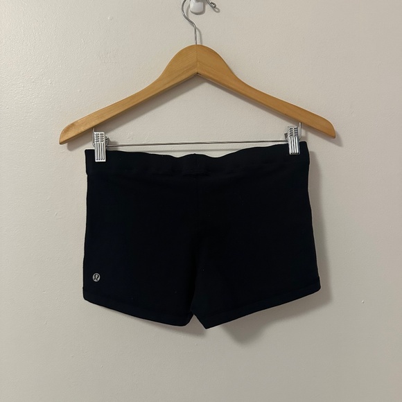 Lululemon Vintage Black Bike Shorts in Black | Size 6 - Picture 3 of 7
